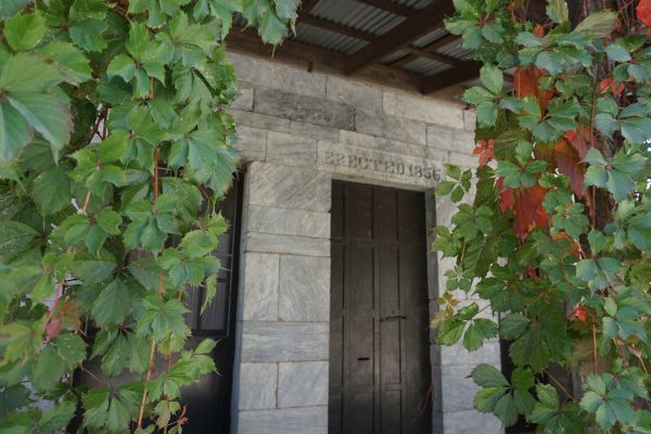 [Picture of Bravarian Brewery door]